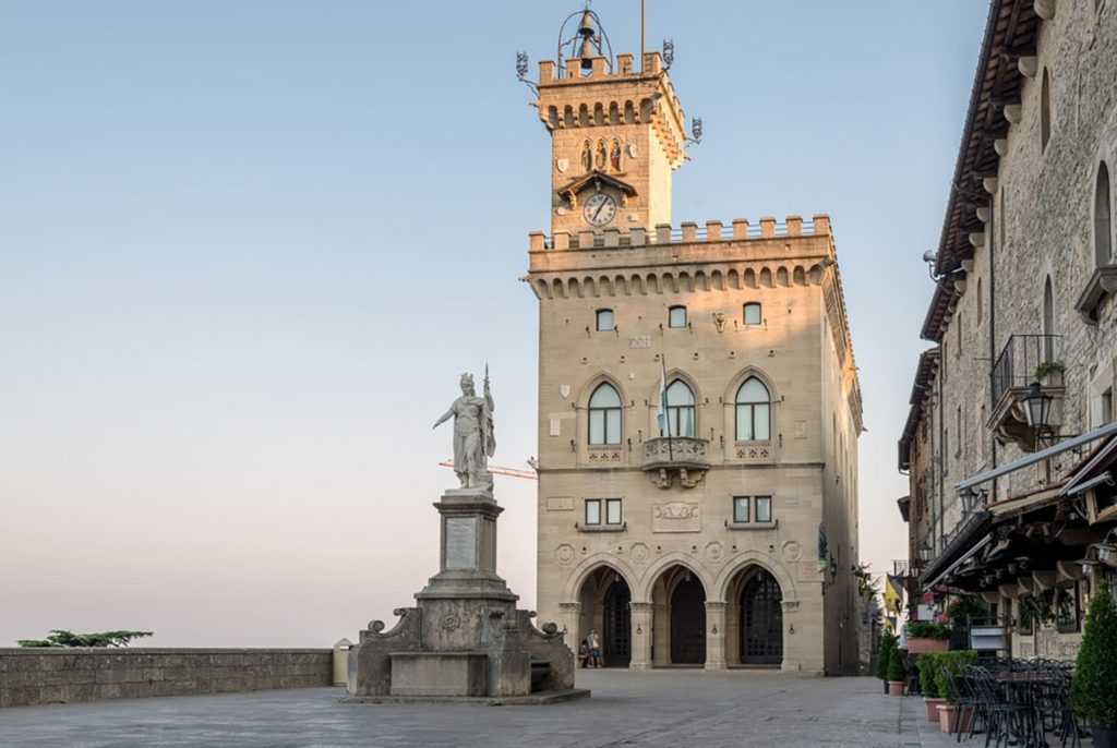 Piazza della libertà in centro a. San Marino